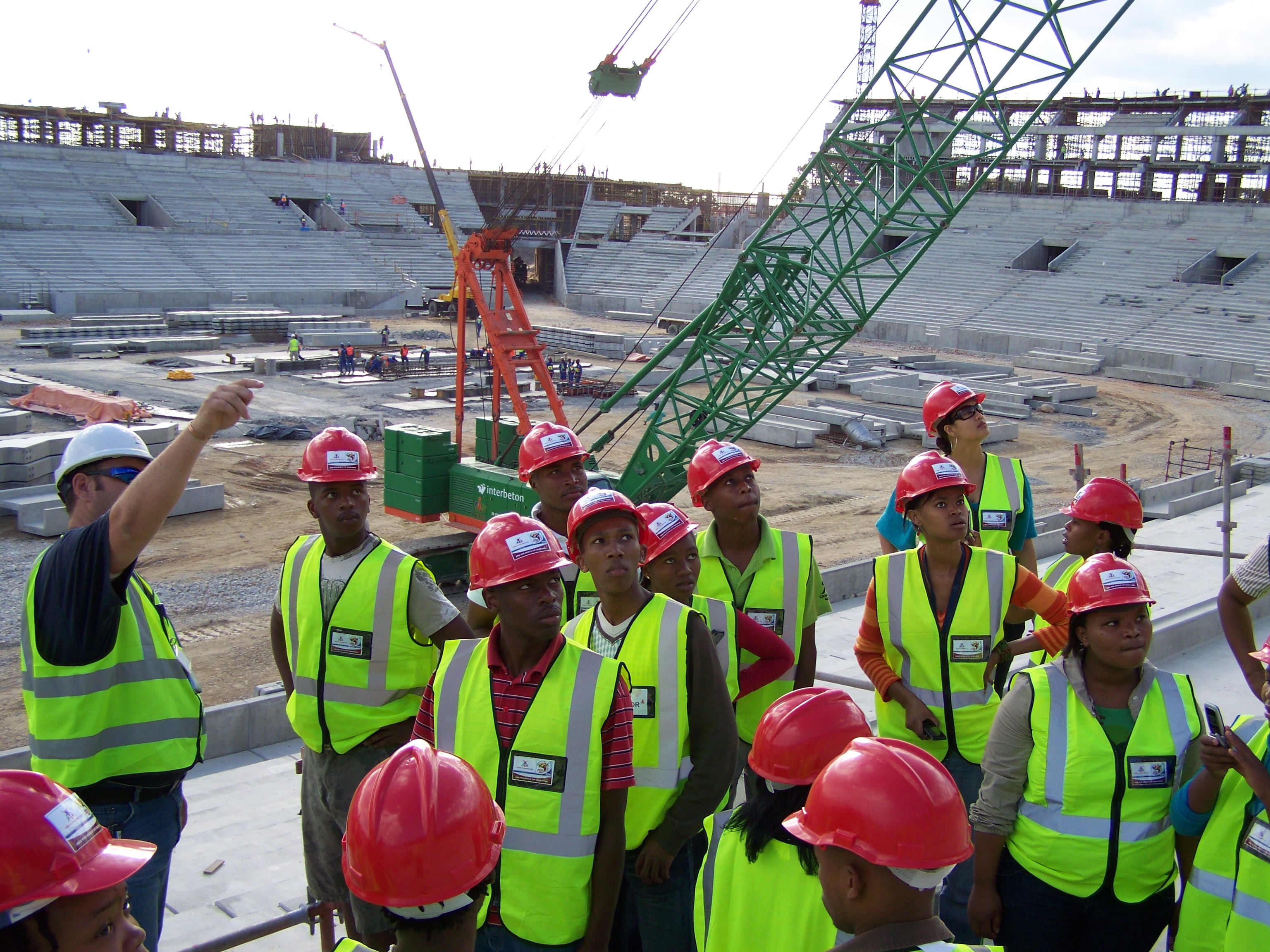 Eddie, a safety officer on site explains how the stadium is built